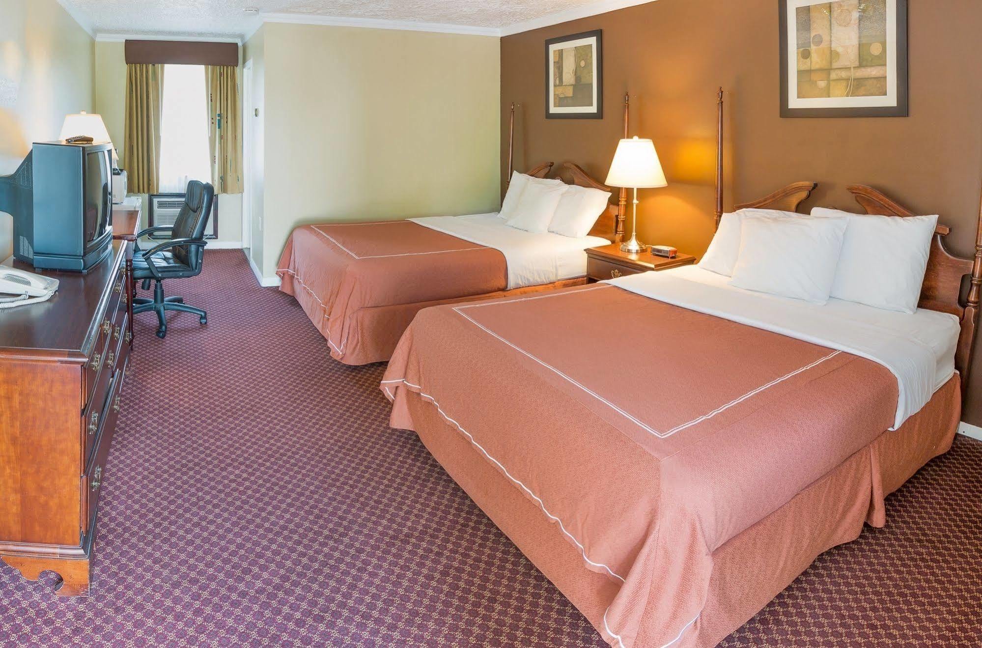 Village Haven Inn & Extended Stay Clarence 외부 사진